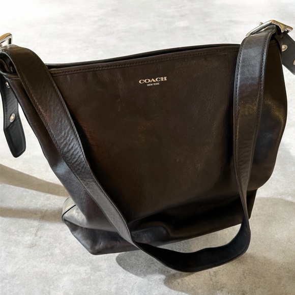 Coach Vintage Black Leather Shoulder Bag Y2K Tassel
